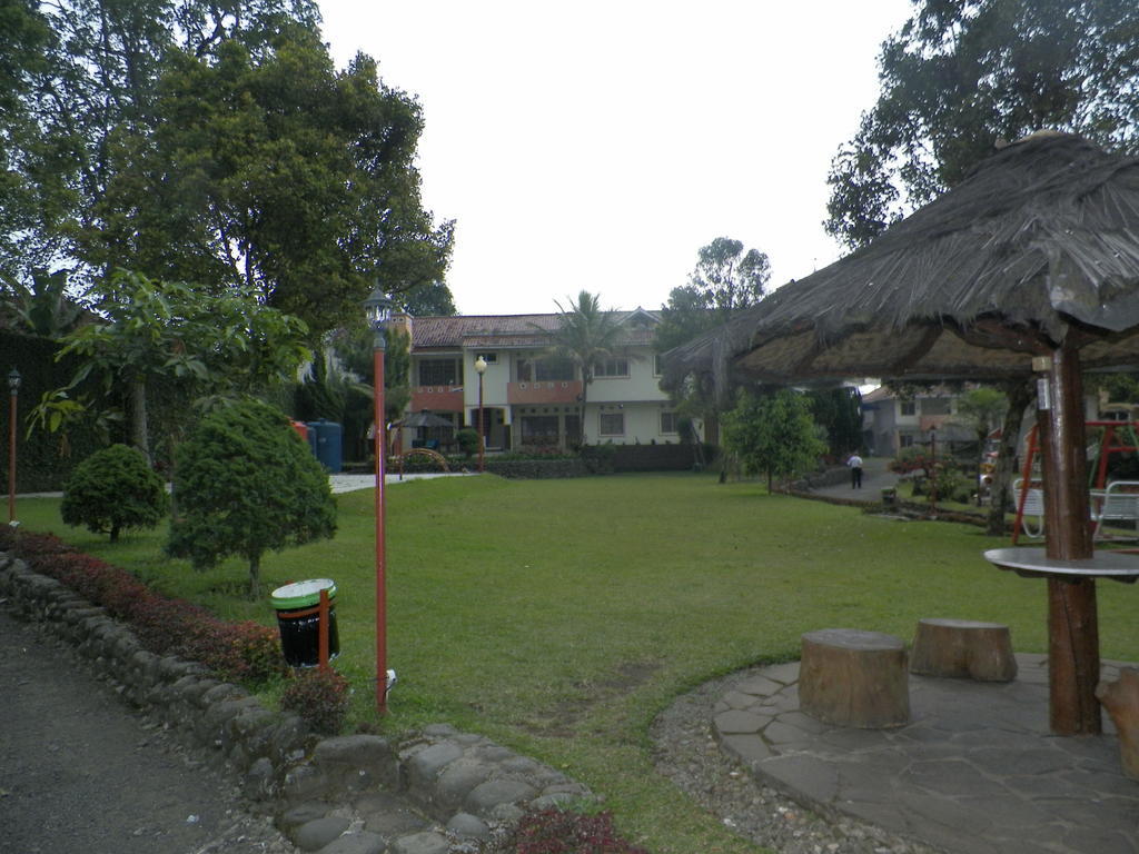 Hotel Puspa Sari Redpartner Ciater Exterior foto